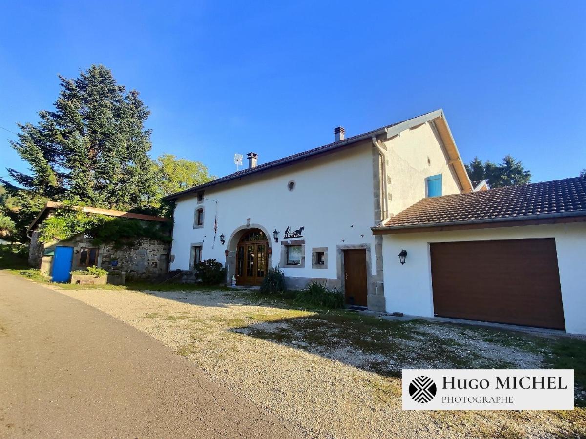 Les Volets Bleus Villa La Chapelle-aux-Bois Exterior foto